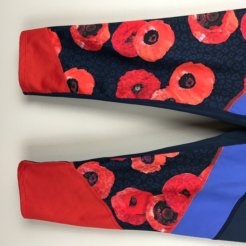 JoyLab Poppy Print Capri Cropped Leggings - Size Small - Picture 3 of 8